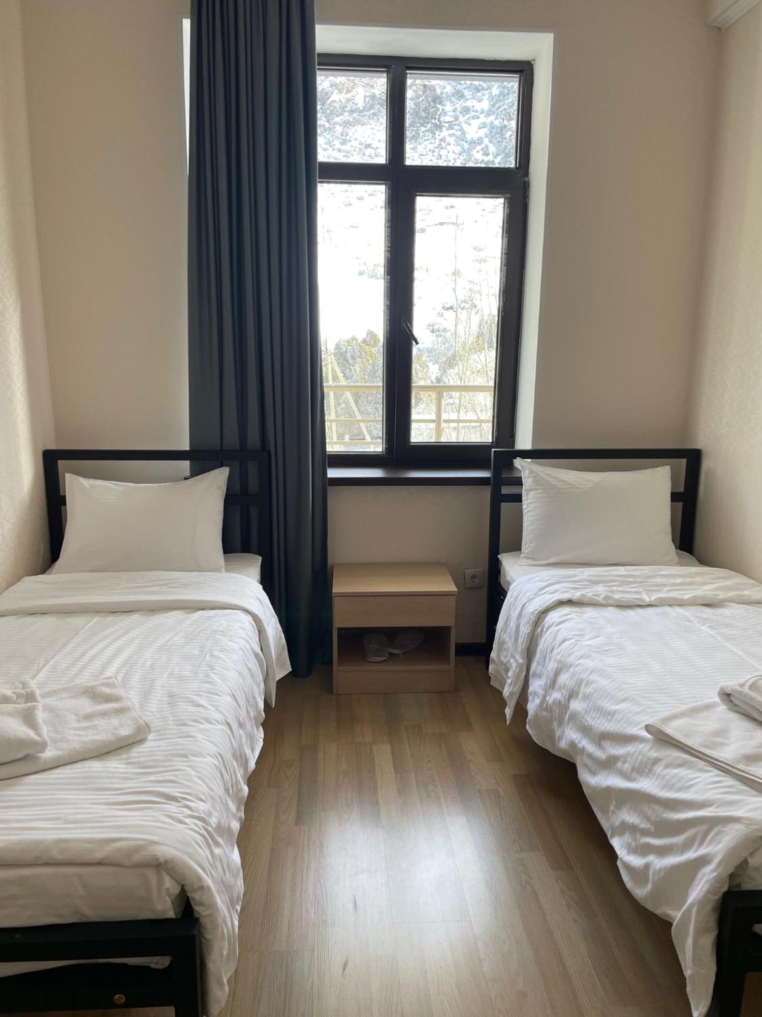 Issyk Ata Retreat Hotel Gorno-Serafimovka Buitenkant foto