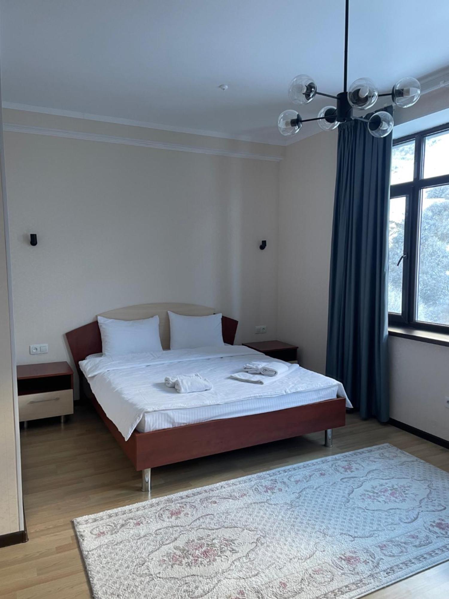 Issyk Ata Retreat Hotel Gorno-Serafimovka Buitenkant foto
